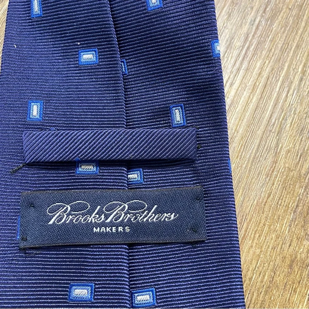 Brooks Brothers Navy Blue Patterned‎ Embroidered Men's Silk Tie Vintage 90’s